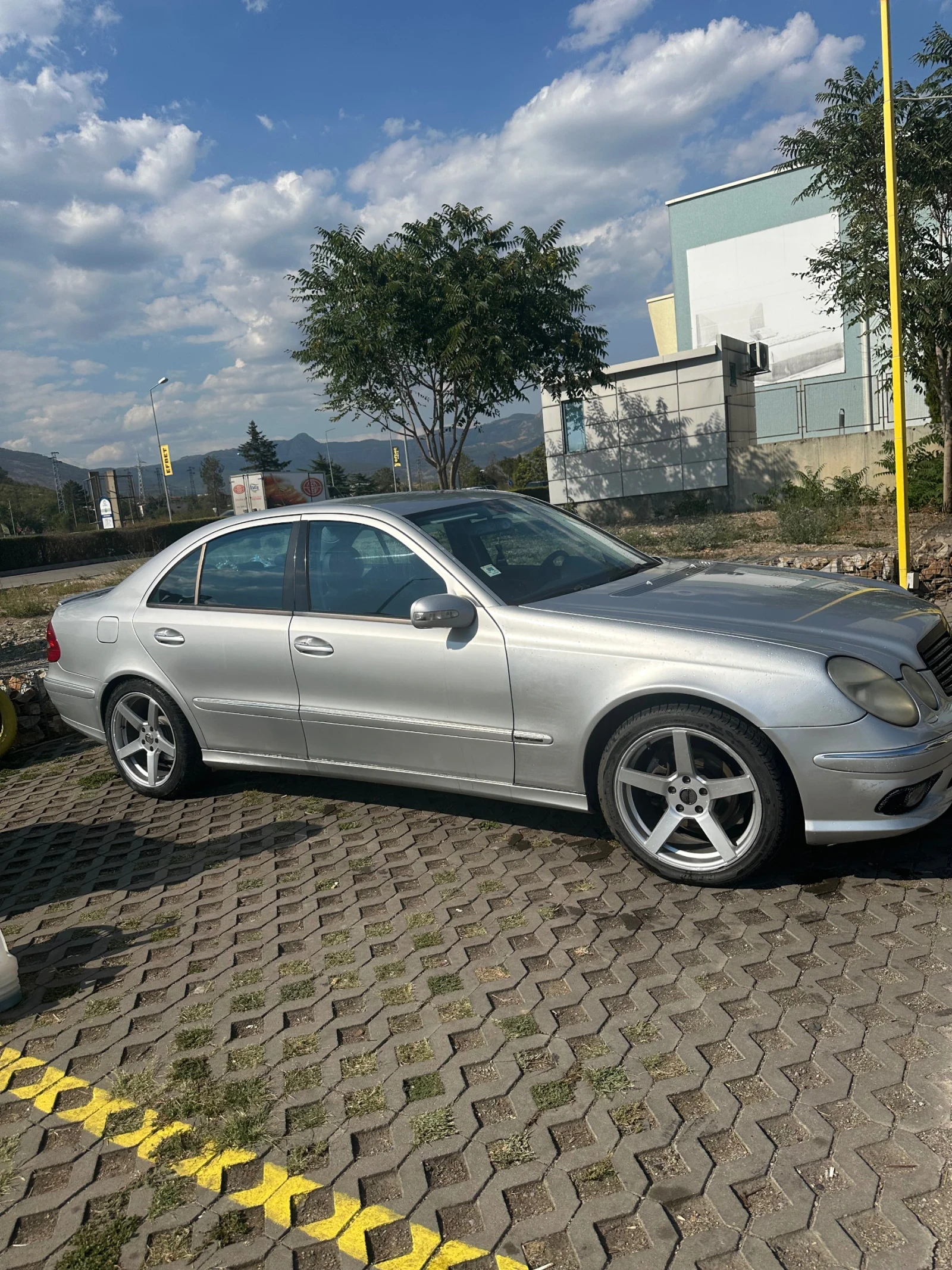 Mercedes-Benz E 320  - изображение 3