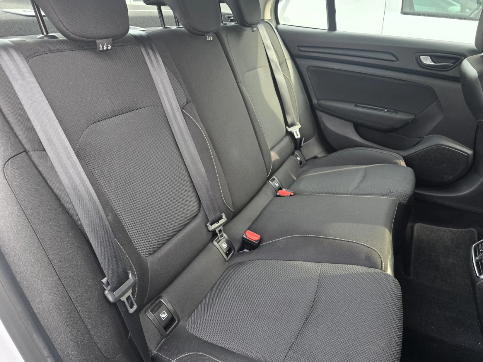 Renault Megane 1.3TCe 140 к.с./Life | Mobile.bg — изображение 13