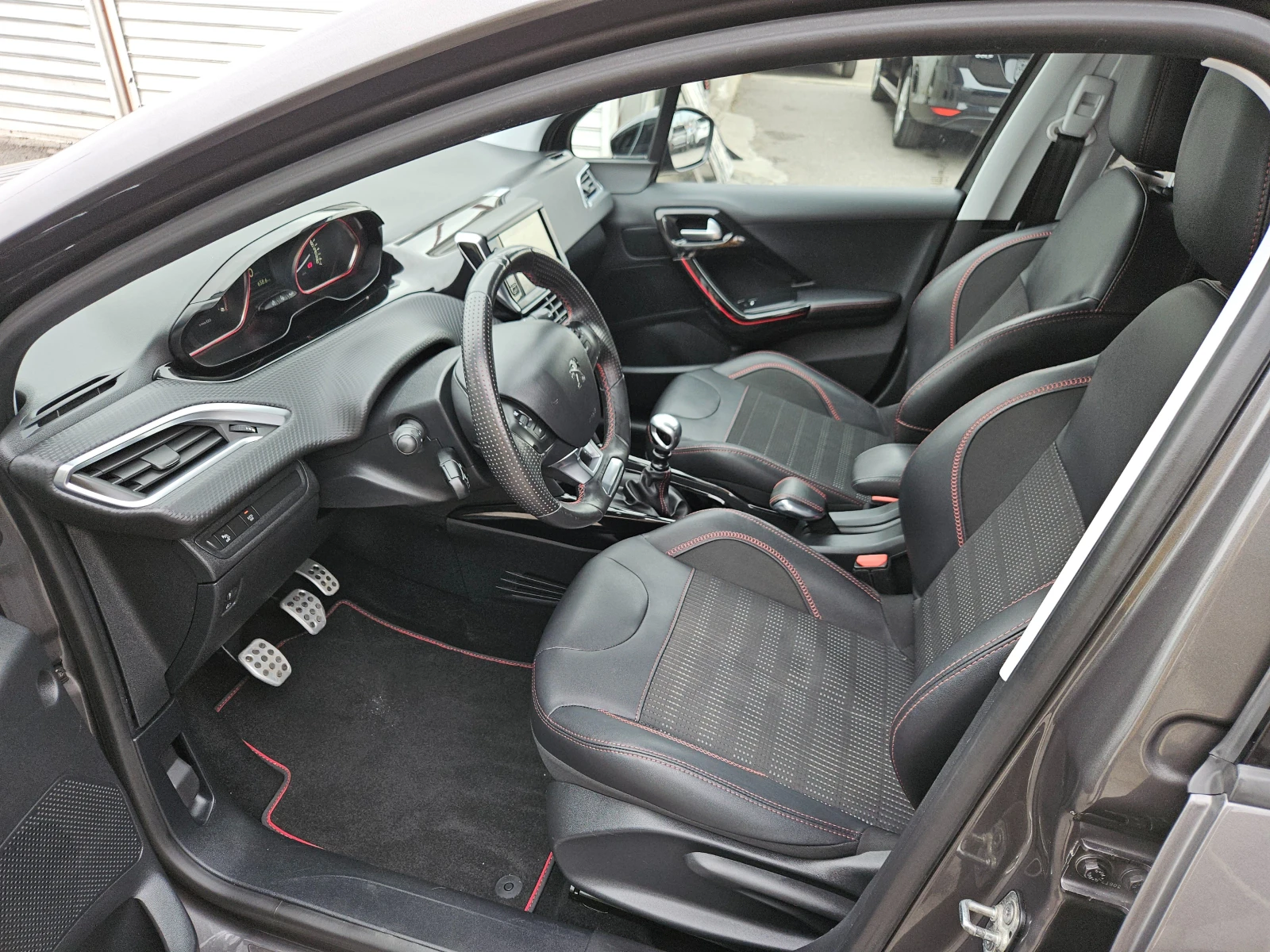 Peugeot 2008 1.6HDI/GT-Line/ALLURE/120k/6��/LED/NAVI/������/��� | Mobile.bg � ����������� 9