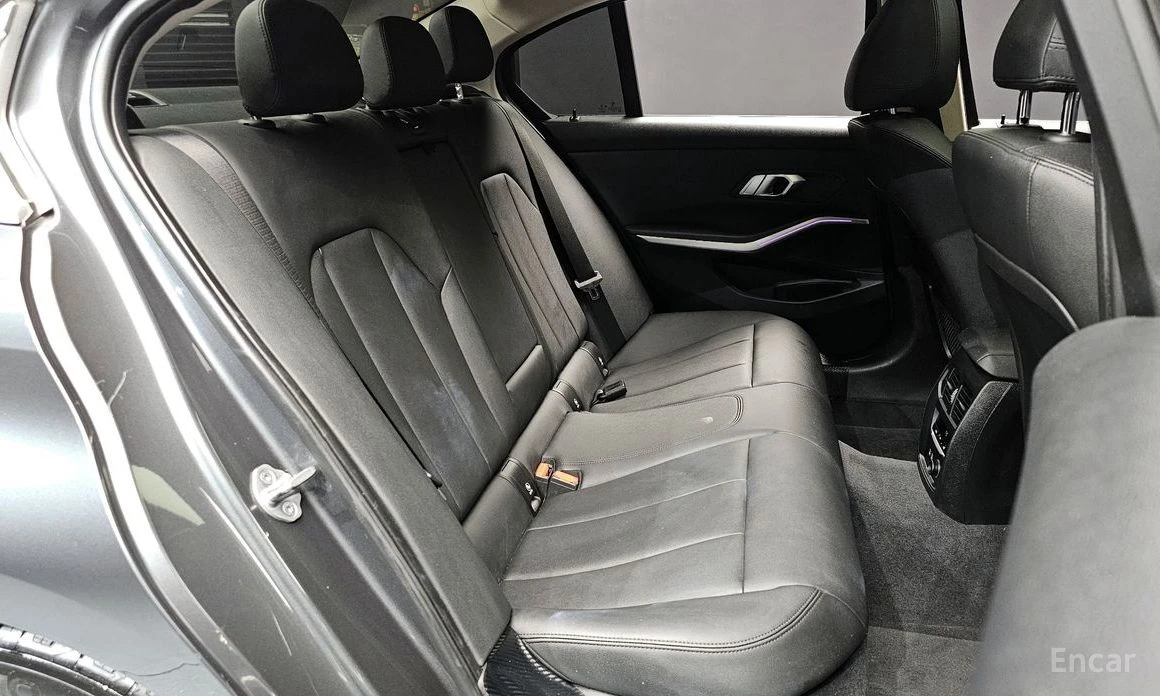 BMW 320 d DIGITAL* HEAD-UP* AMBIENT* SUNROOF* МЪРТВА ТОЧКА, снимка 15 - Автомобили и джипове - 54129295