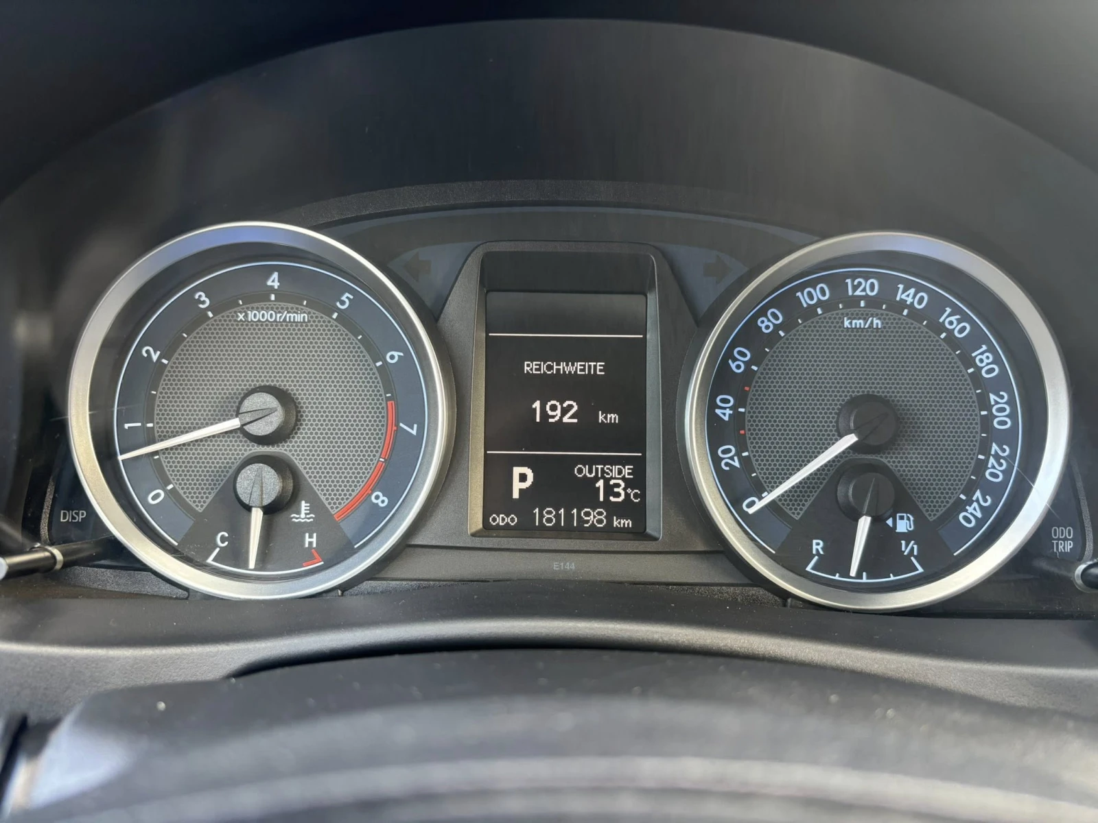 Toyota Auris 1.6 АВТОМАТИК , снимка 17 - Автомобили и джипове - 54159078