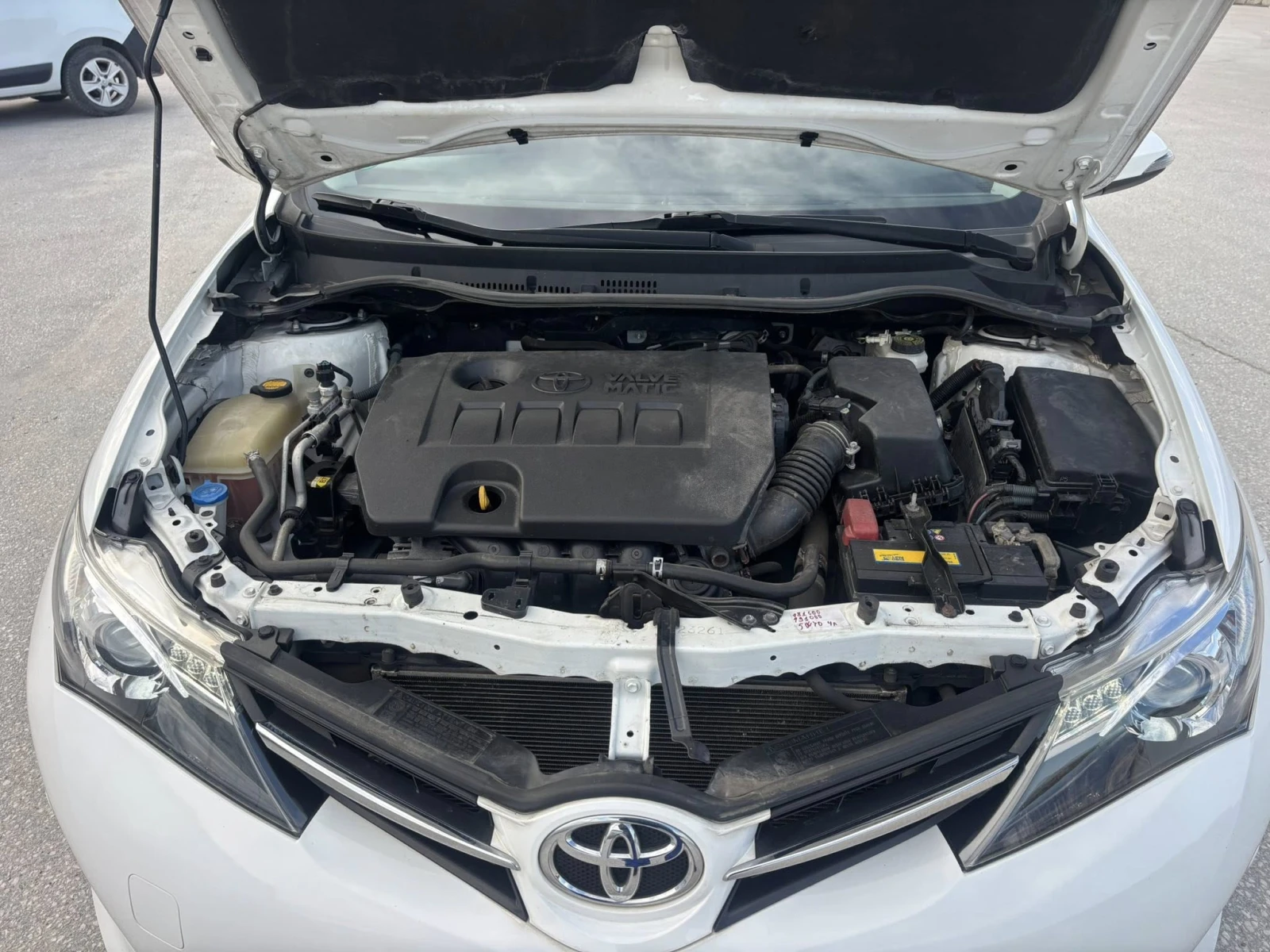 Toyota Auris 1.6 АВТОМАТИК , снимка 10 - Автомобили и джипове - 54159078