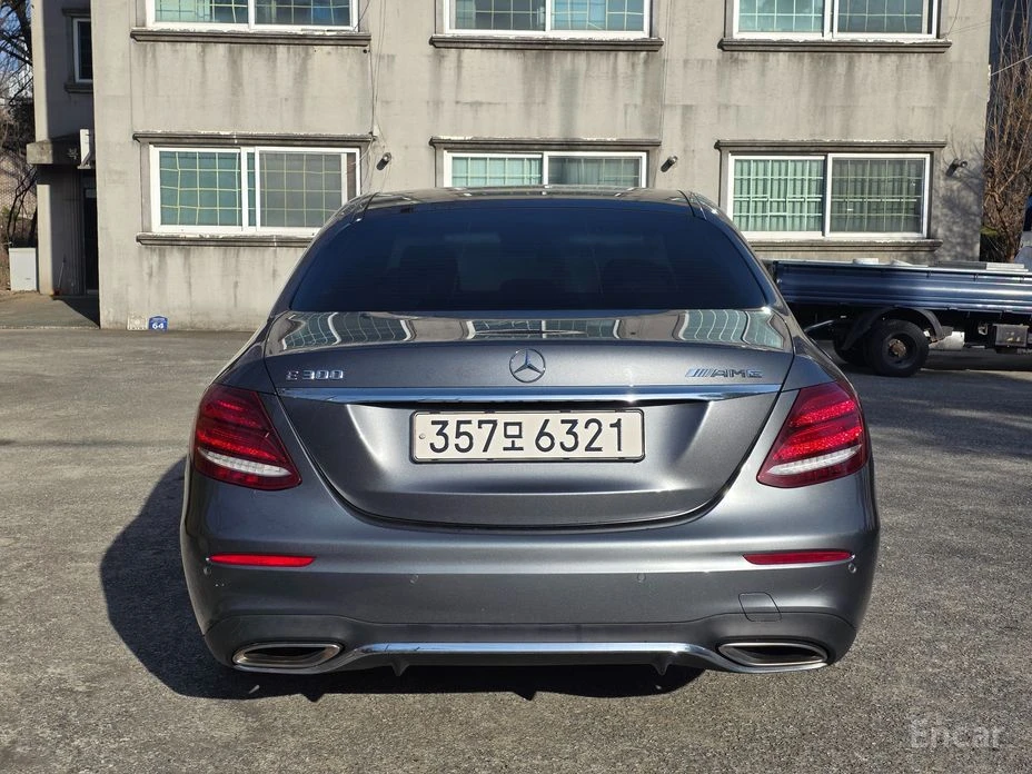 Mercedes-Benz E 300 AMG PACK* DIGITAL* BURMESTER* 360 CAM* HEAD-UP* , снимка 6 - Автомобили и джипове - 54217948