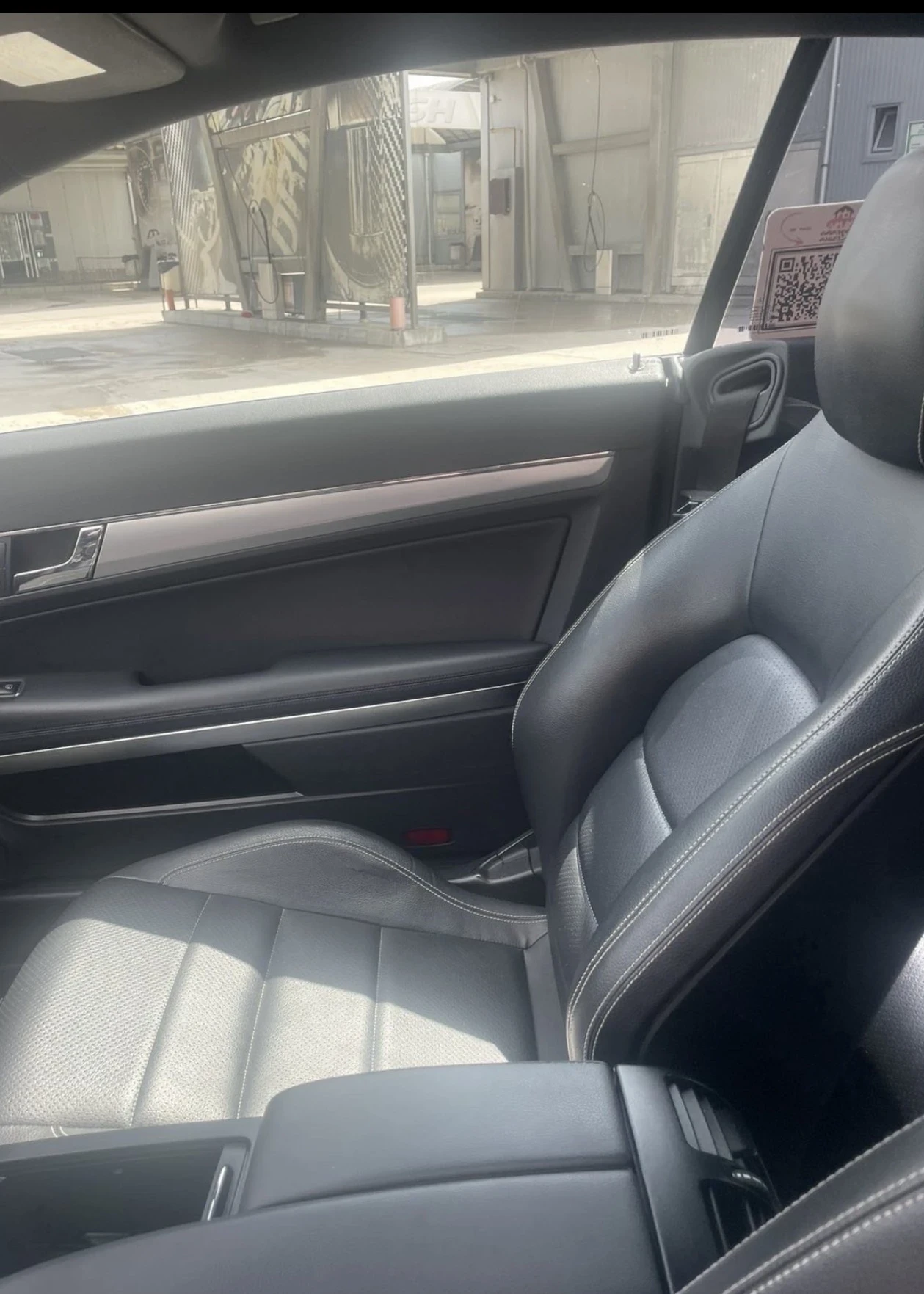 Mercedes-Benz E 220 Avantgard AMG пакет, снимка 8 - Автомобили и джипове - 54655921