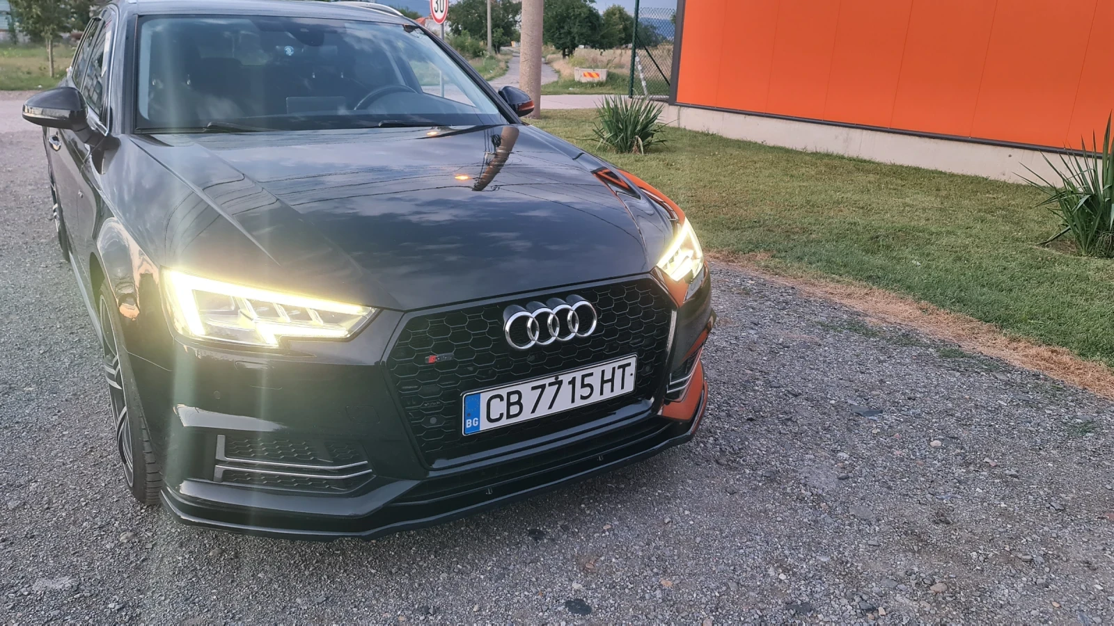 Audi A4 2.0TDl S-line, снимка 2 - Автомобили и джипове - 55417661