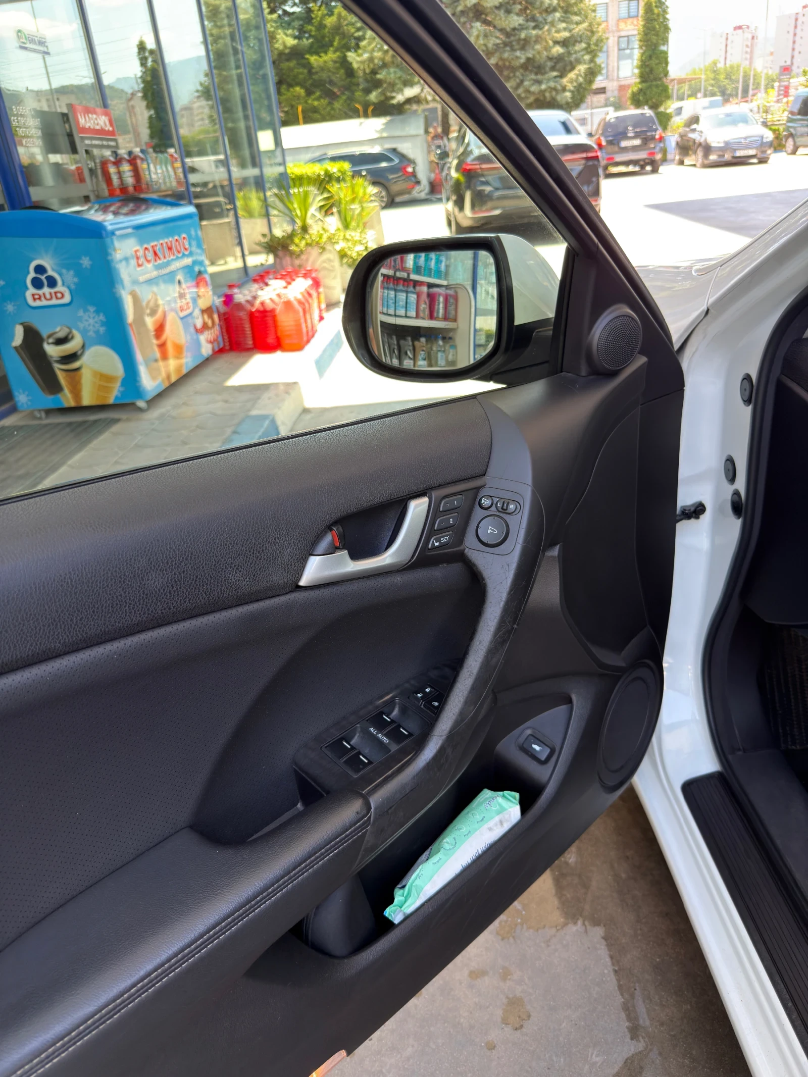 Honda Accord Gen 8     Exclusive Plus, снимка 14 - Автомобили и джипове - 55464216