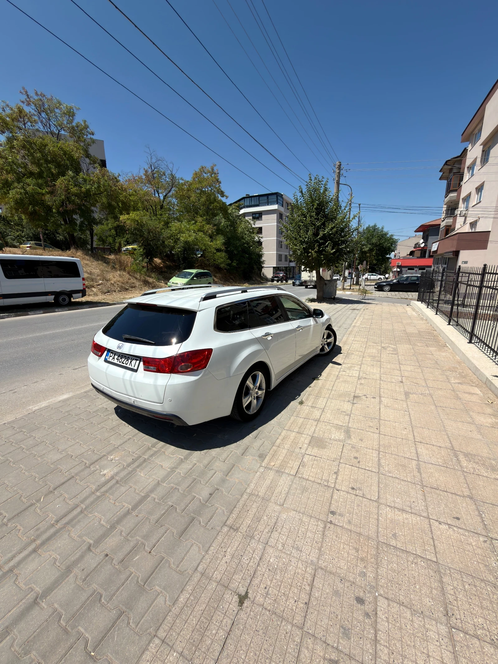 Honda Accord Gen 8     Exclusive Plus, снимка 3 - Автомобили и джипове - 55464216