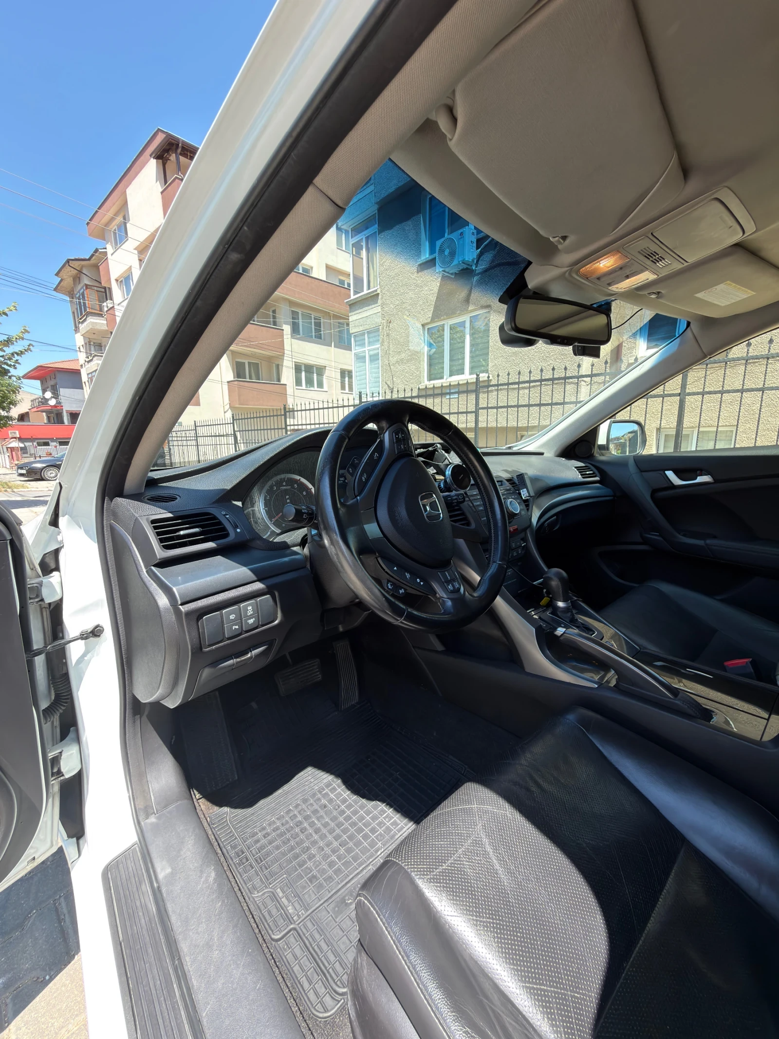Honda Accord Gen 8     Exclusive Plus, снимка 7 - Автомобили и джипове - 55464216