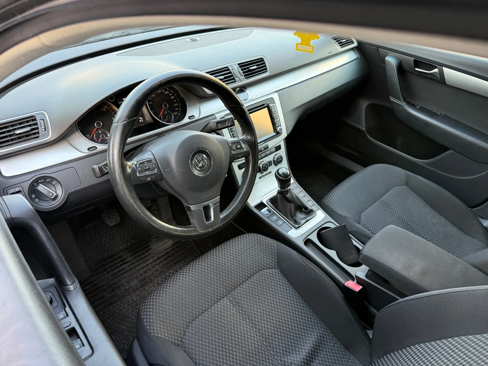 VW Passat 2.0 TDI 140, снимка 5 - Автомобили и джипове - 56124136
