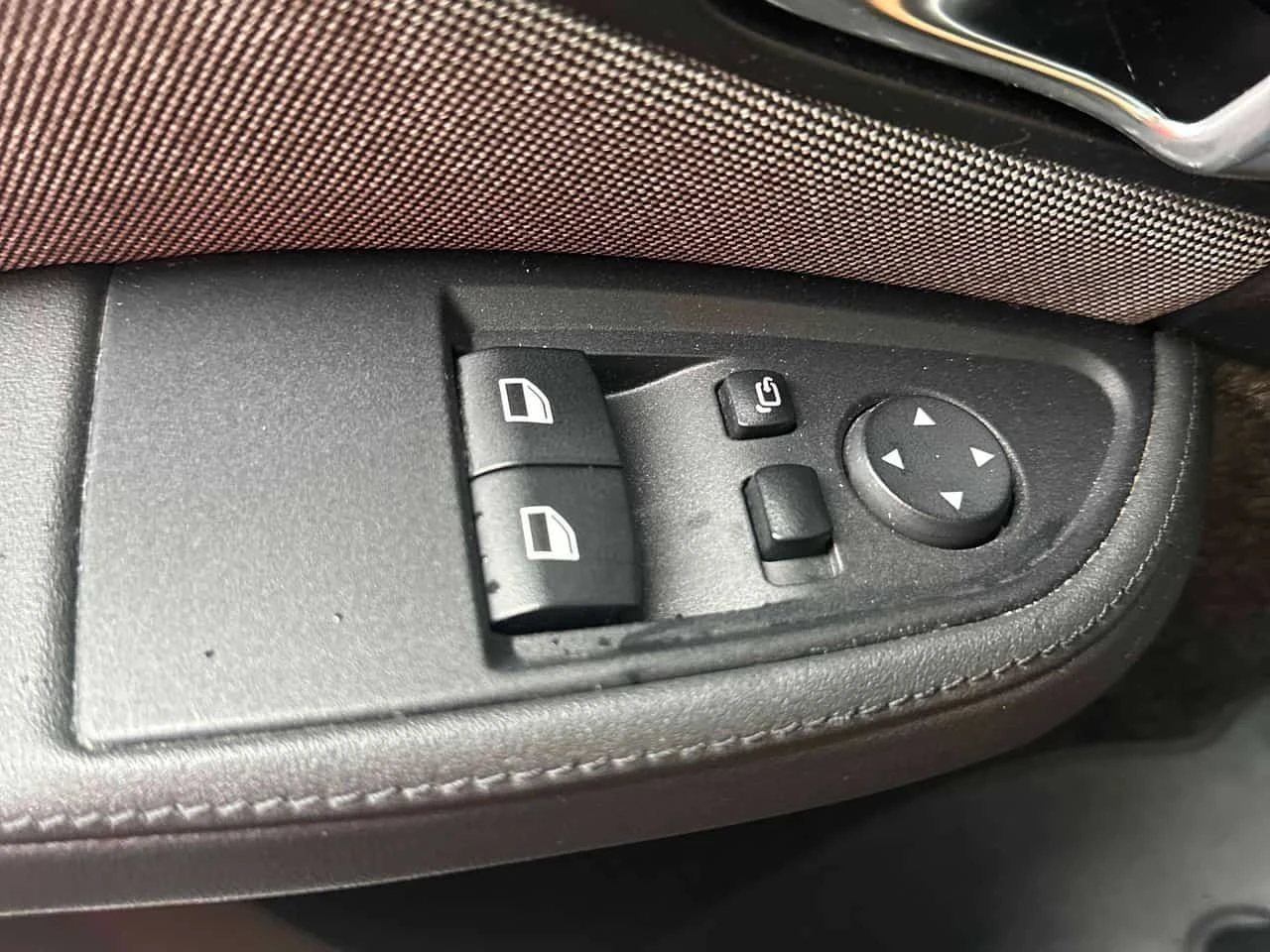 BMW i3 Auto w/Range Extender  CARFAX, снимка 16 - Автомобили и джипове - 56309973