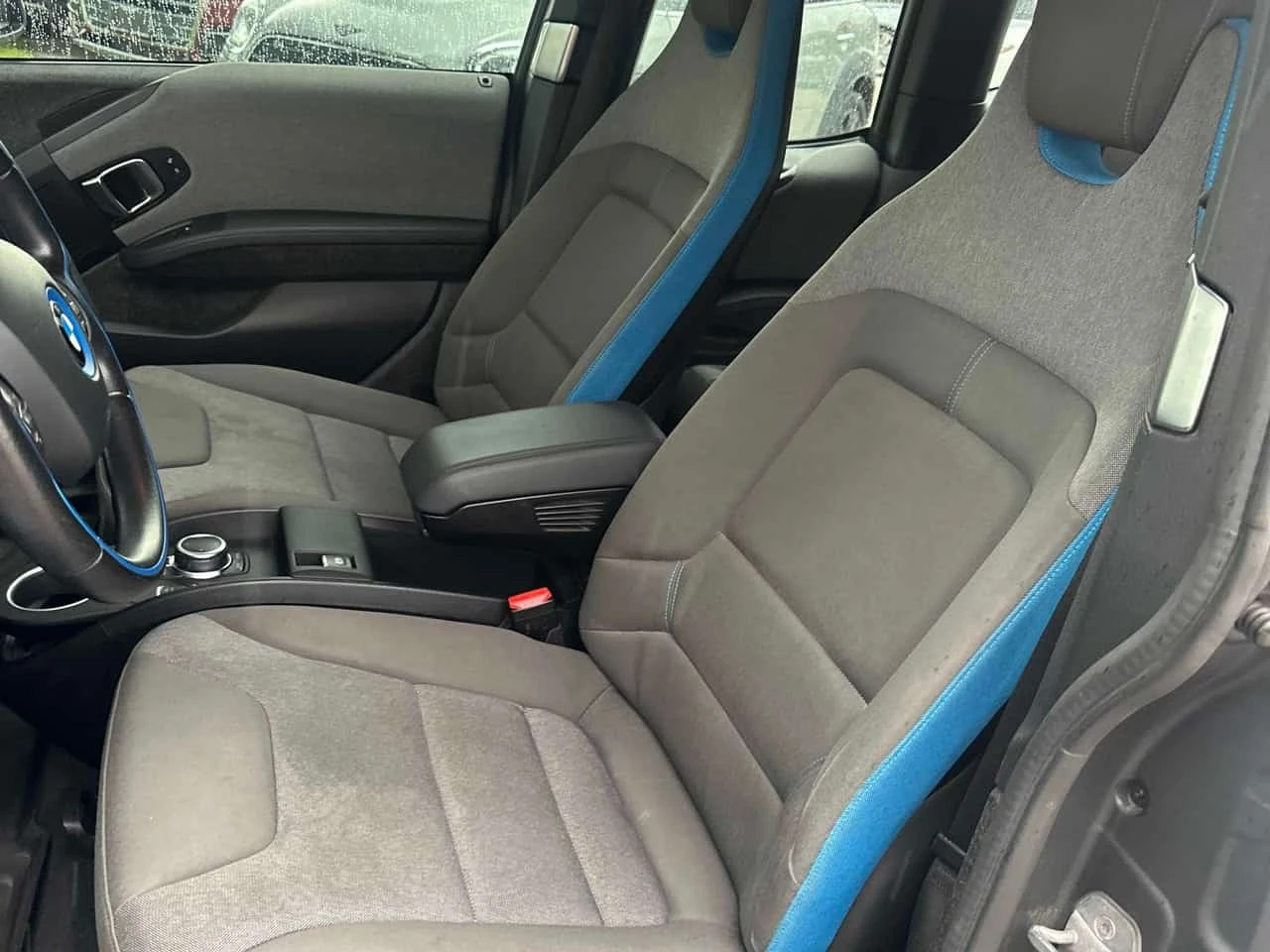 BMW i3 Auto w/Range Extender  CARFAX, снимка 12 - Автомобили и джипове - 56309973
