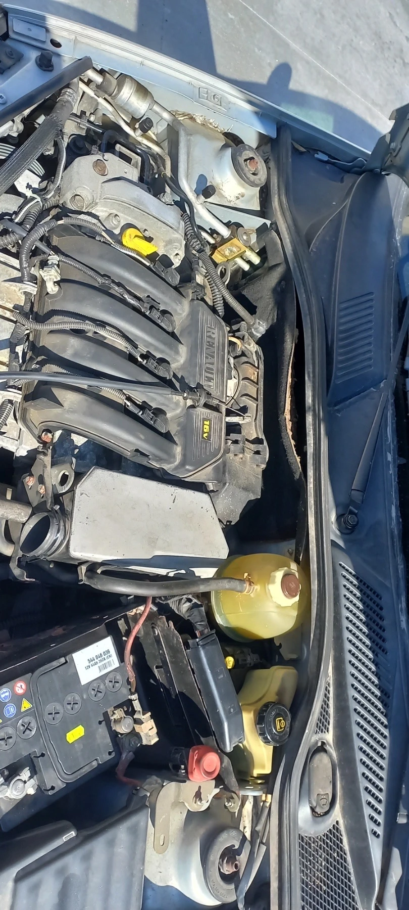 Renault Clio II 16V, снимка 9 - Автомобили и джипове - 56322326