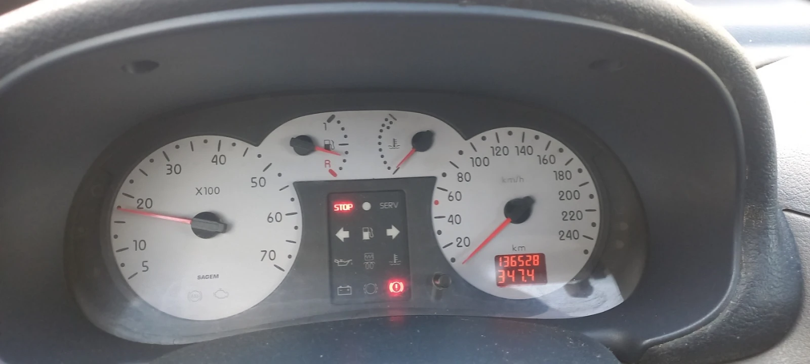 Renault Clio II 16V, снимка 7 - Автомобили и джипове - 56322326