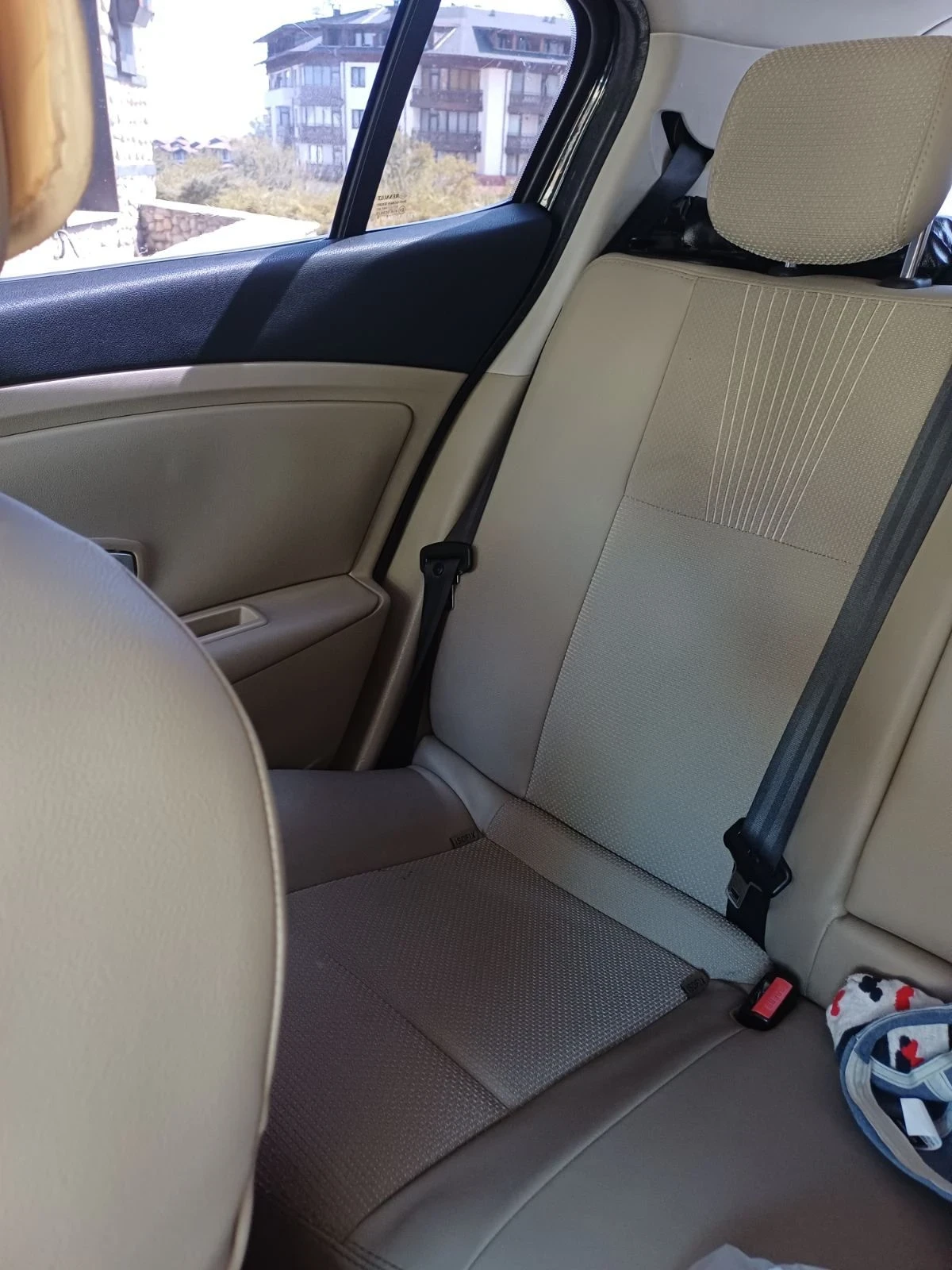 Renault Megane 1.9 dci keyless navi, снимка 9 - Автомобили и джипове - 56353127