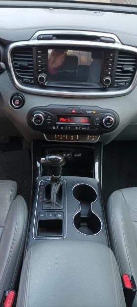 Kia Sorento 3.3 бензин ЕХ V6, снимка 10