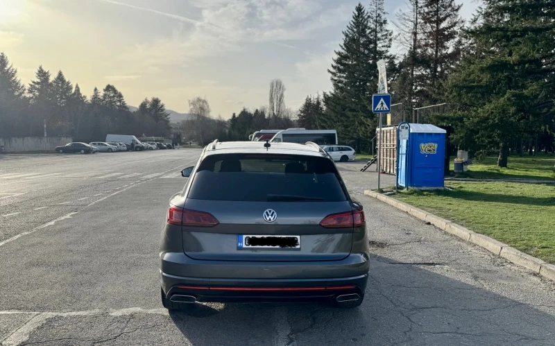 VW Touareg R Line, снимка 8 - Автомобили и джипове - 47667995