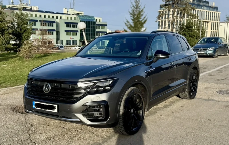 VW Touareg R Line, снимка 3 - Автомобили и джипове - 47667995