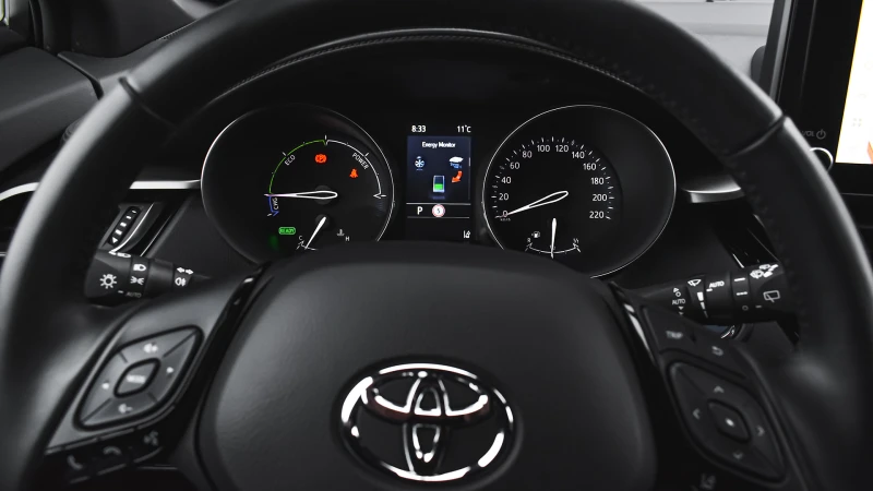 Toyota C-HR 2.0 Hybrid Club Automatic, снимка 13 - Автомобили и джипове - 50645456