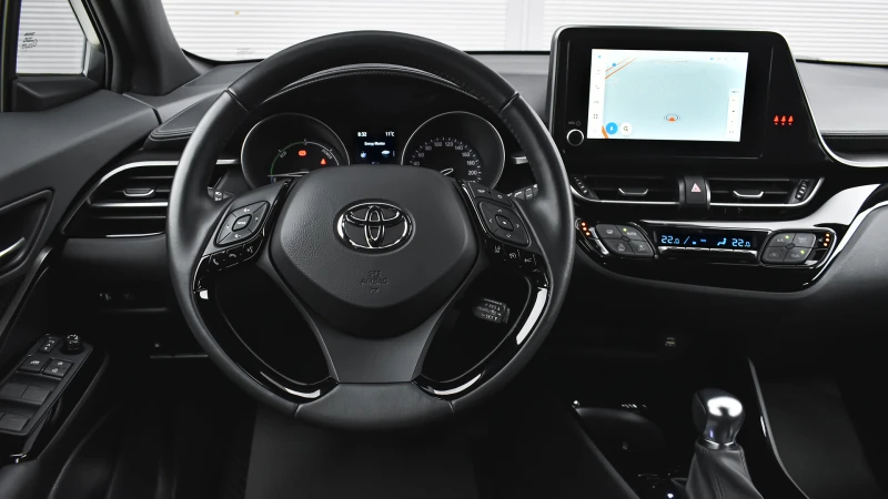 Toyota C-HR 2.0 Hybrid Club Automatic, снимка 9 - Автомобили и джипове - 50645456
