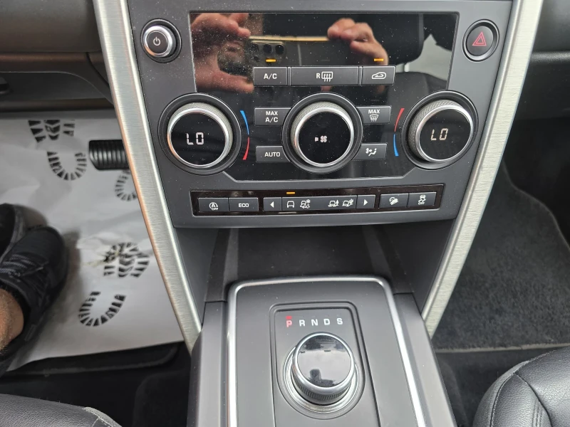 Land Rover Discovery Sport 2.0 DIZEL 4x4 180kc, снимка 14 - Автомобили и джипове - 51837660