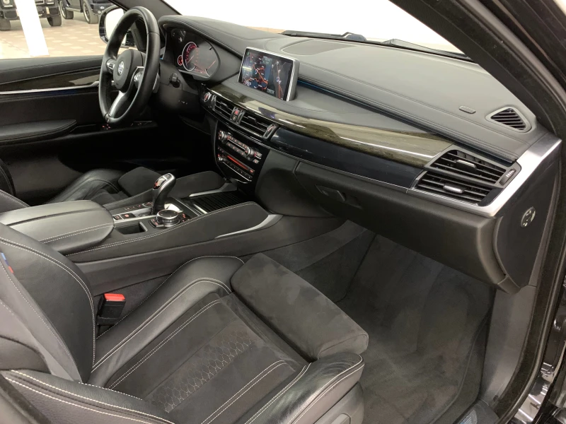 BMW X6 30d M-Pak * VAKUM* DIGITAL* Cam360* PODGREV* Blind, снимка 11 - Автомобили и джипове - 52258319