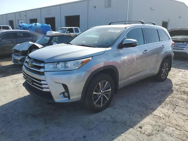 Toyota Highlander SE , 7 места, снимка 2 - Автомобили и джипове - 48425515