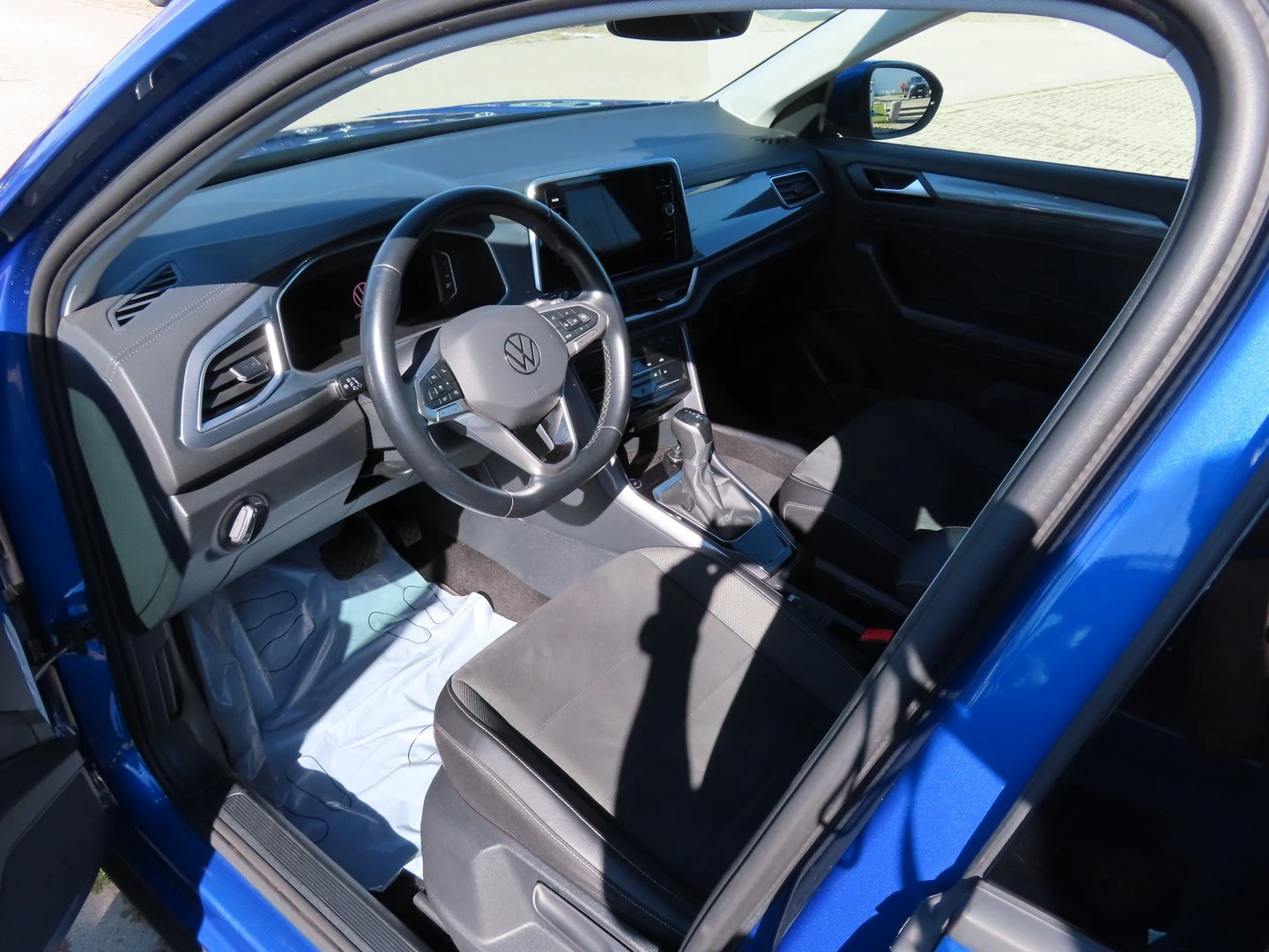 VW T-Roc VW T- Roc Style 1.5 TSI OPF DSG - изображение 4