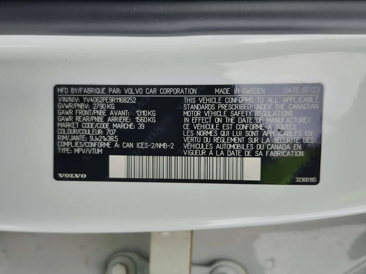 Volvo Xc90 PLUS BRIGHT THEME * CARFAX * 2 ключа/Панорама , снимка 15 - Автомобили и джипове - 53741109