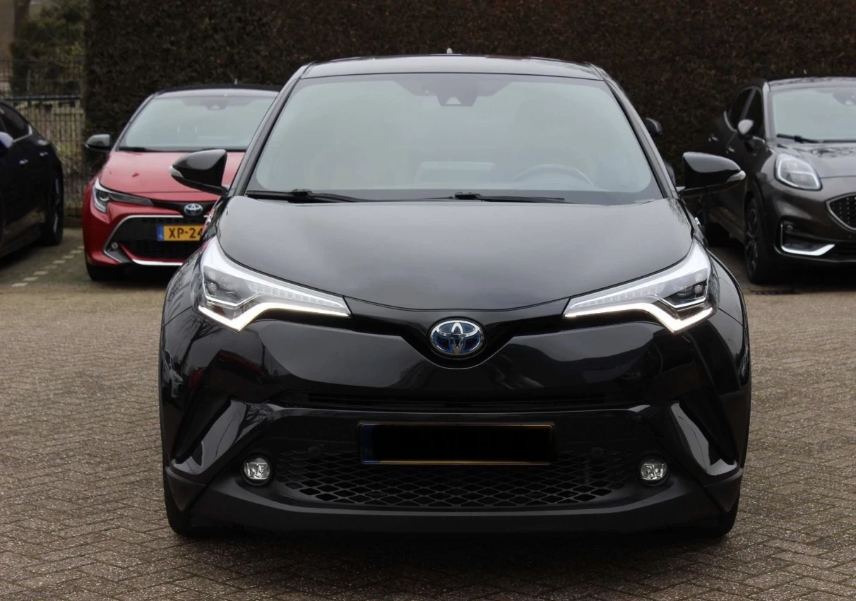 Toyota C-HR 1.8 HYBRID 122hp ГАРАНЦИЯ ДО 2029, снимка 2 - Автомобили и джипове - 54561835