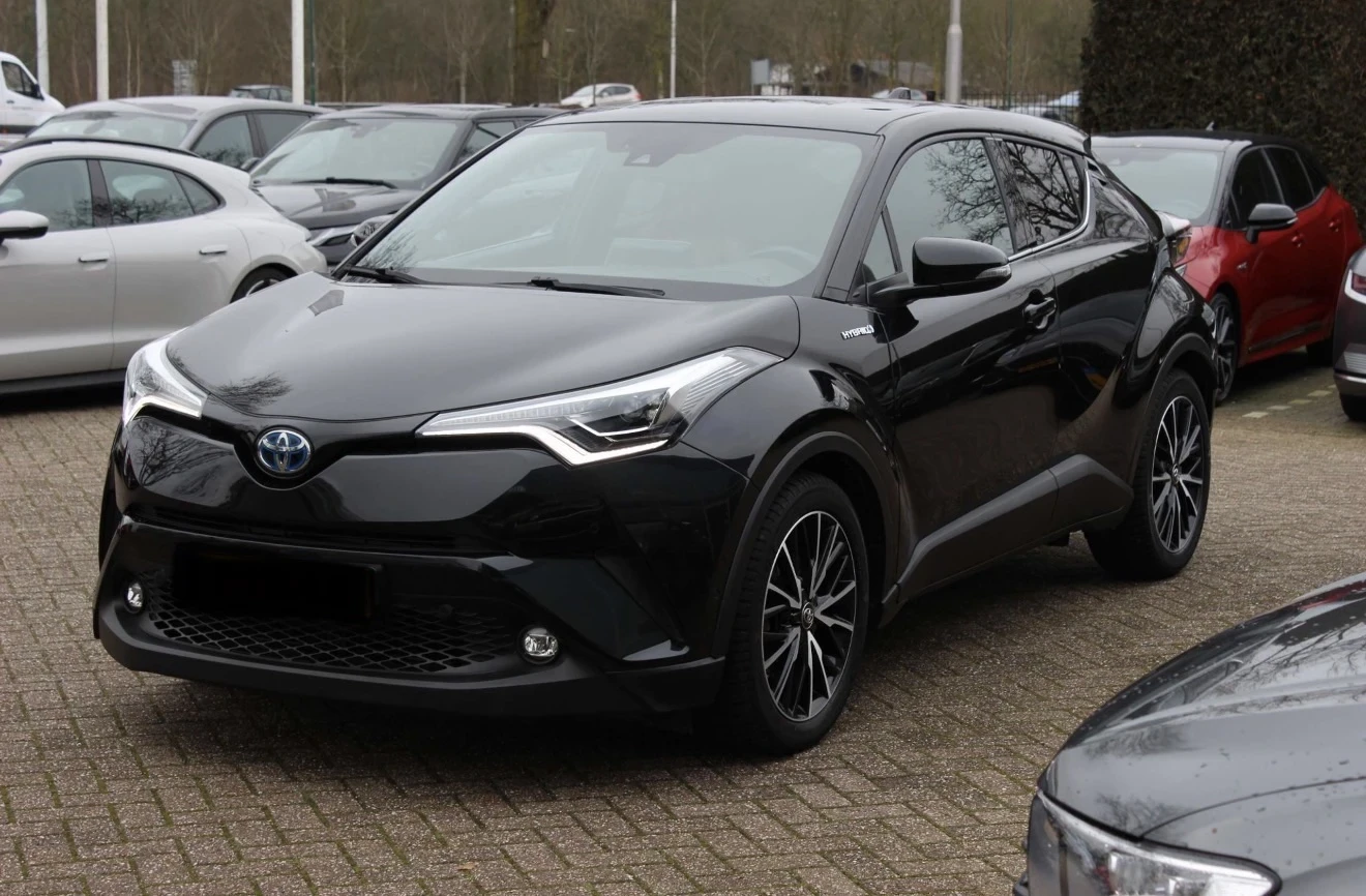 Toyota C-HR 1.8 HYBRID 122hp ГАРАНЦИЯ ДО 2029