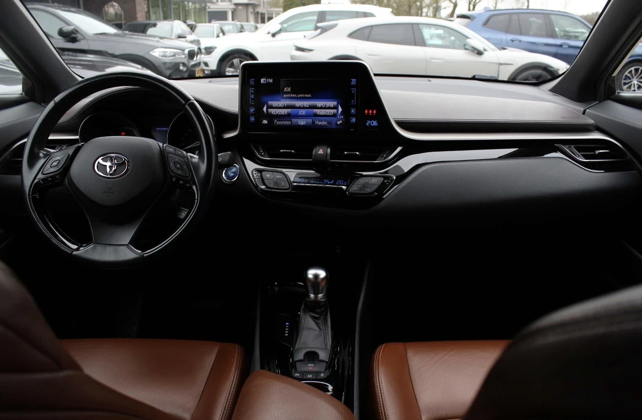 Toyota C-HR 1.8 HYBRID 122hp ГАРАНЦИЯ ДО 2029, снимка 6 - Автомобили и джипове - 54561835