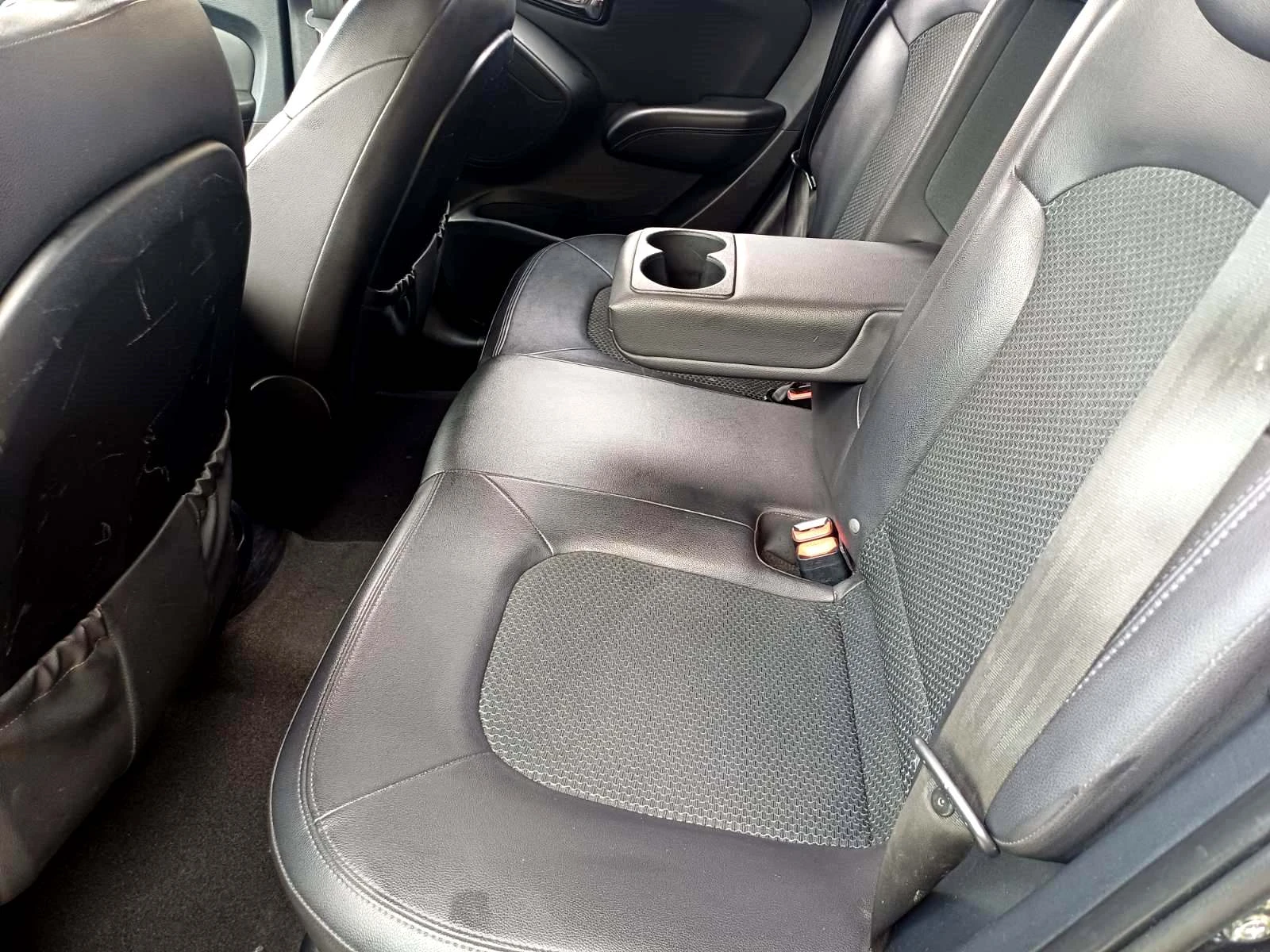 Hyundai IX35 2.0 i Comfort-163кс, снимка 13 - Автомобили и джипове - 55079805
