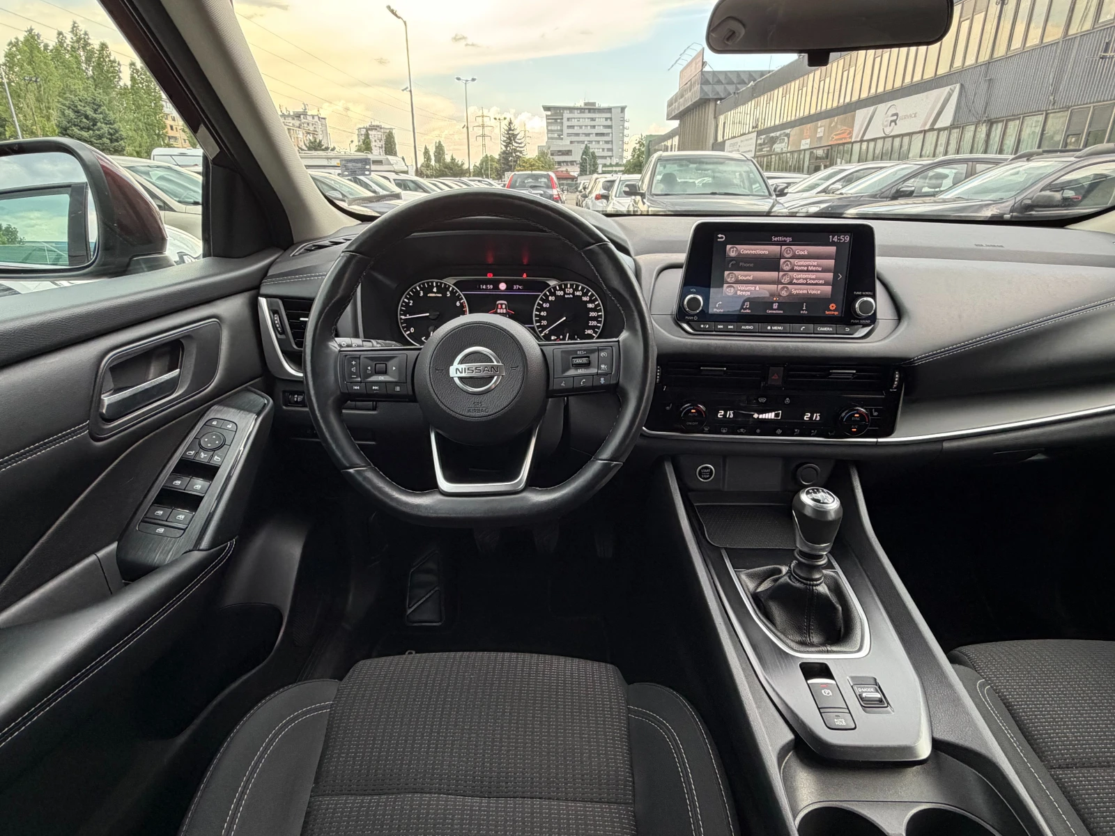 Nissan Qashqai, снимка 8 - Автомобили и джипове - 55156695