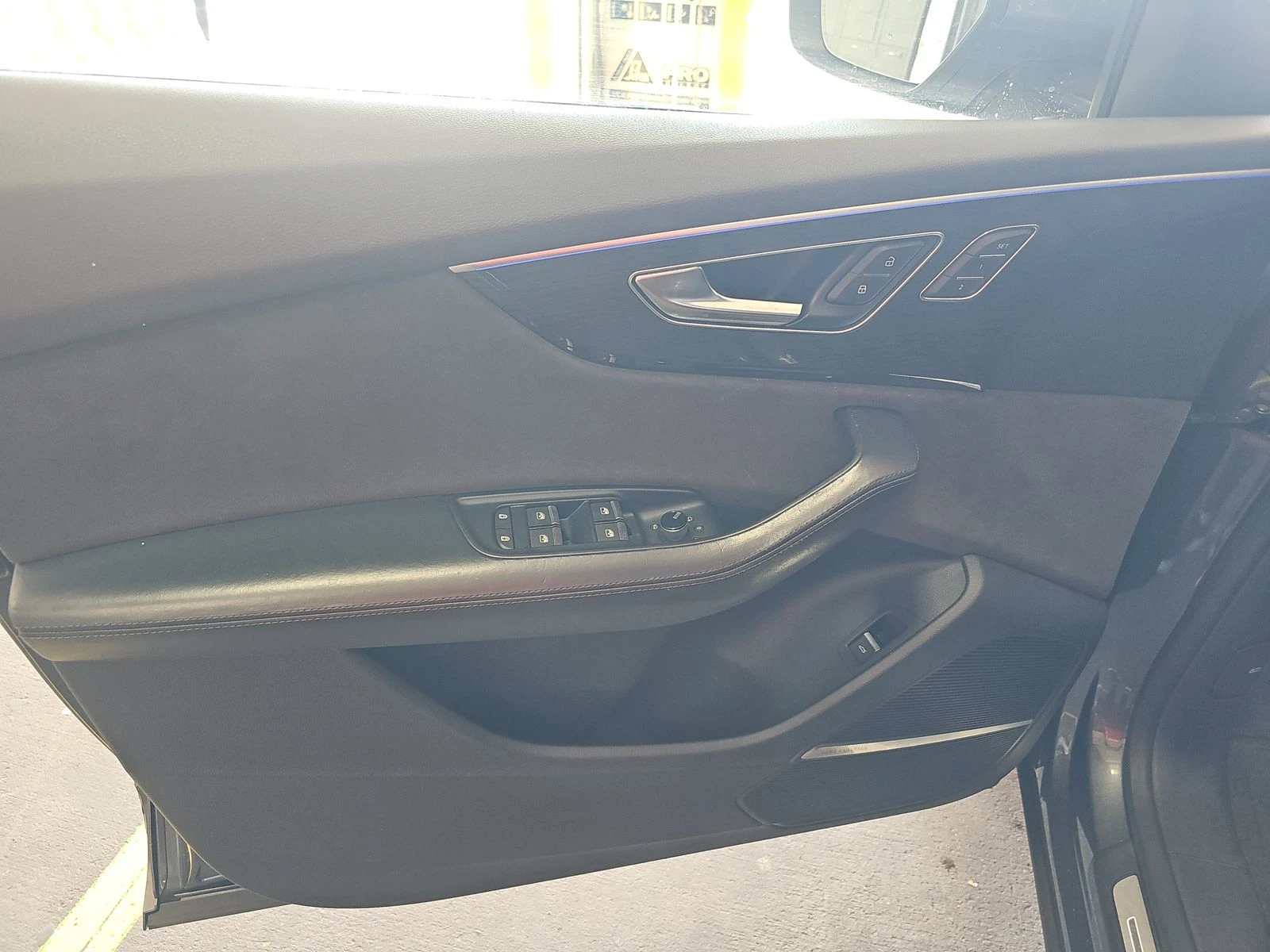 Audi Q8 PRESTIGE* МАСАЖ* ОБДУХ* S-LINE* MATRIX* ВЪЗДУХ* B&, снимка 11 - Автомобили и джипове - 55611318