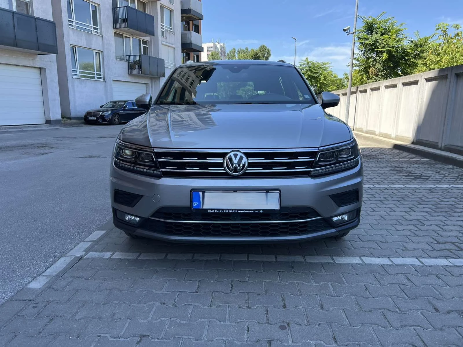 VW Tiguan 2.0 TSI 4MOTION 4x4, снимка 2 - Автомобили и джипове - 55624537