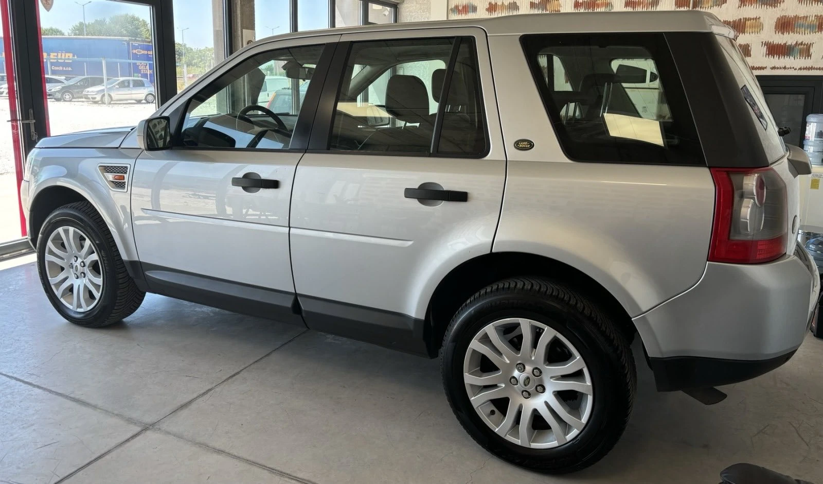 Land Rover Freelander 2.2, снимка 4 - Автомобили и джипове - 55999658
