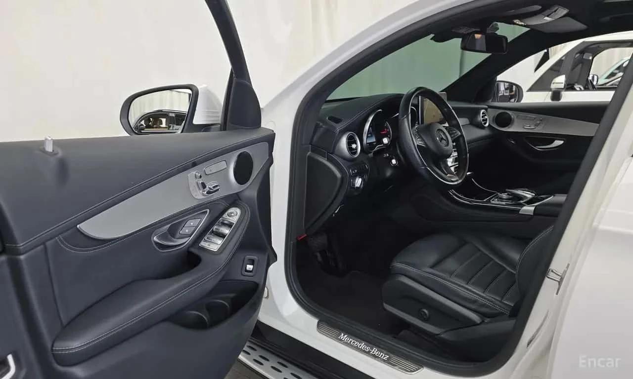 Mercedes-Benz GLC 4MATIC Premium Coupe * БЕЗ ПЪРВОНАЧАЛНА, снимка 10 - Автомобили и джипове - 56194028