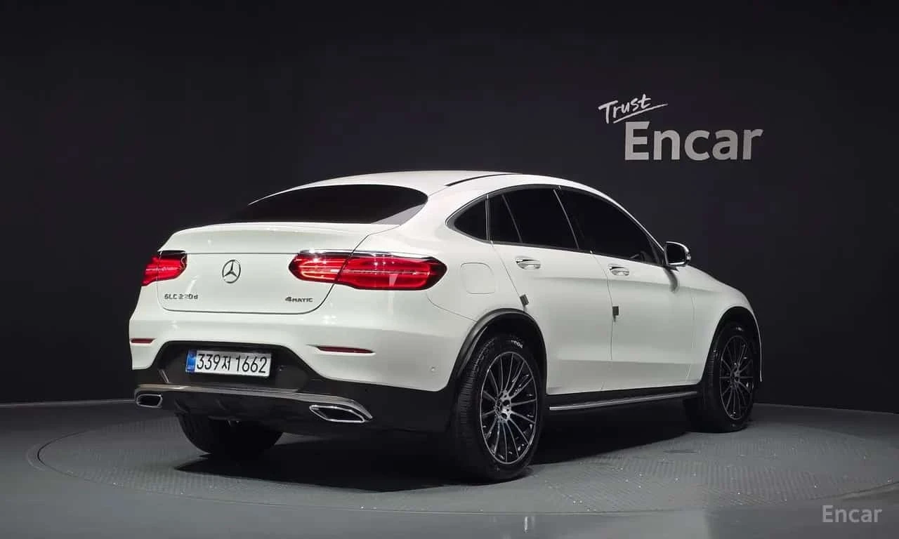 Mercedes-Benz GLC 4MATIC Premium Coupe * БЕЗ ПЪРВОНАЧАЛНА, снимка 2 - Автомобили и джипове - 56194028