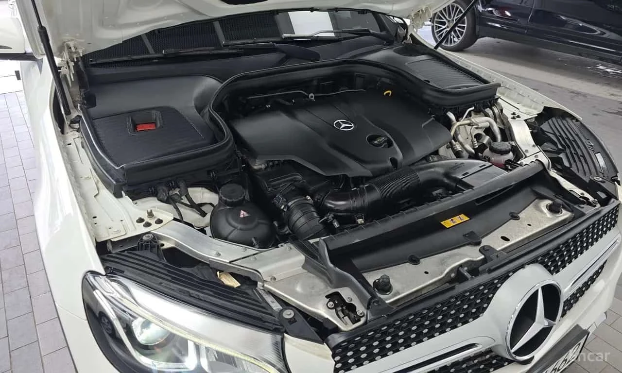 Mercedes-Benz GLC 4MATIC Premium Coupe * БЕЗ ПЪРВОНАЧАЛНА, снимка 6 - Автомобили и джипове - 56194028