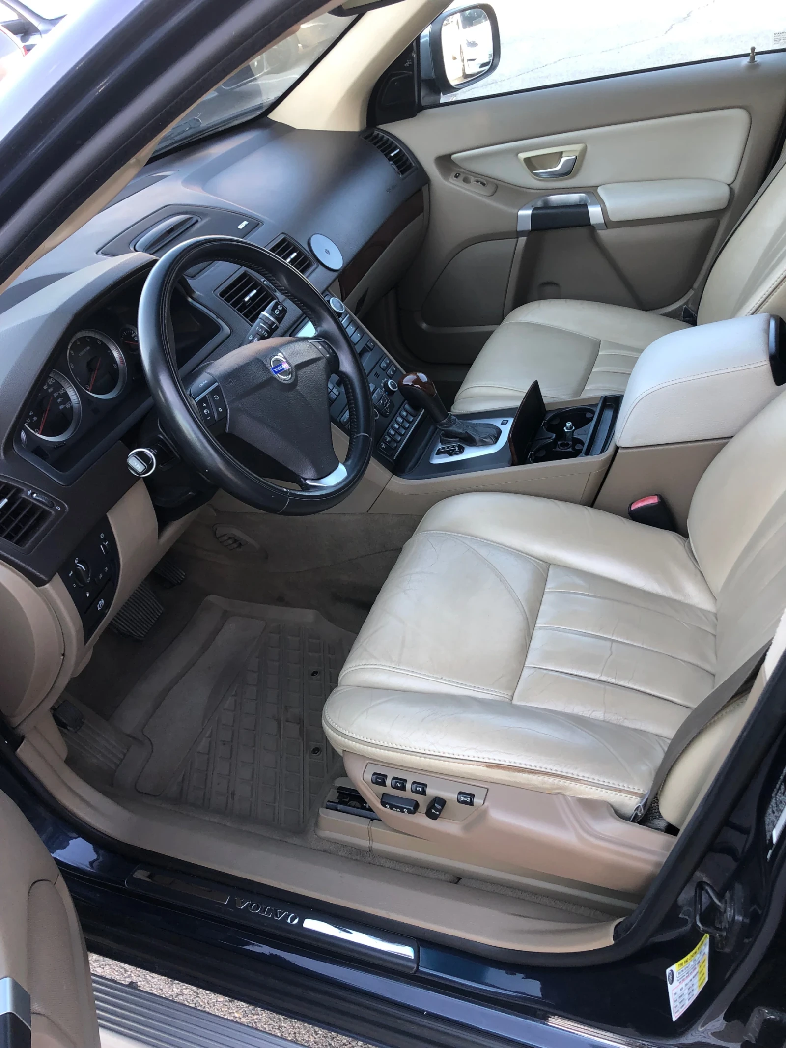 Volvo Xc90 3.2 AWD Газ, снимка 10 - Автомобили и джипове - 56548382