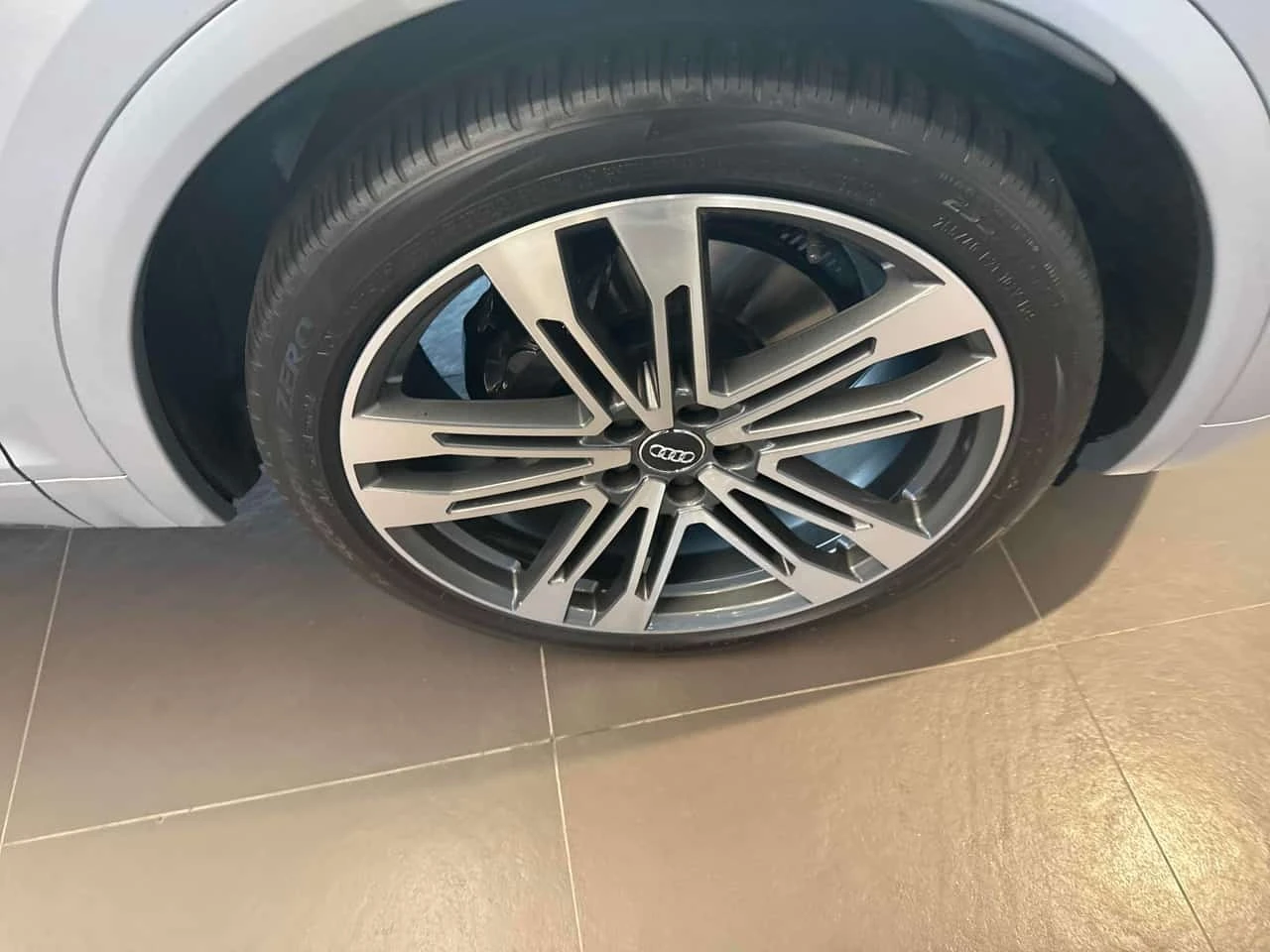 Audi SQ5 * Progressiv * CARFAX * , снимка 7 - Автомобили и джипове - 56613411
