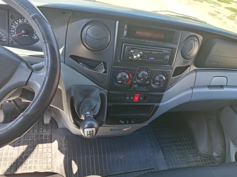 Iveco Daily, снимка 8 - Бусове и автобуси - 52740149