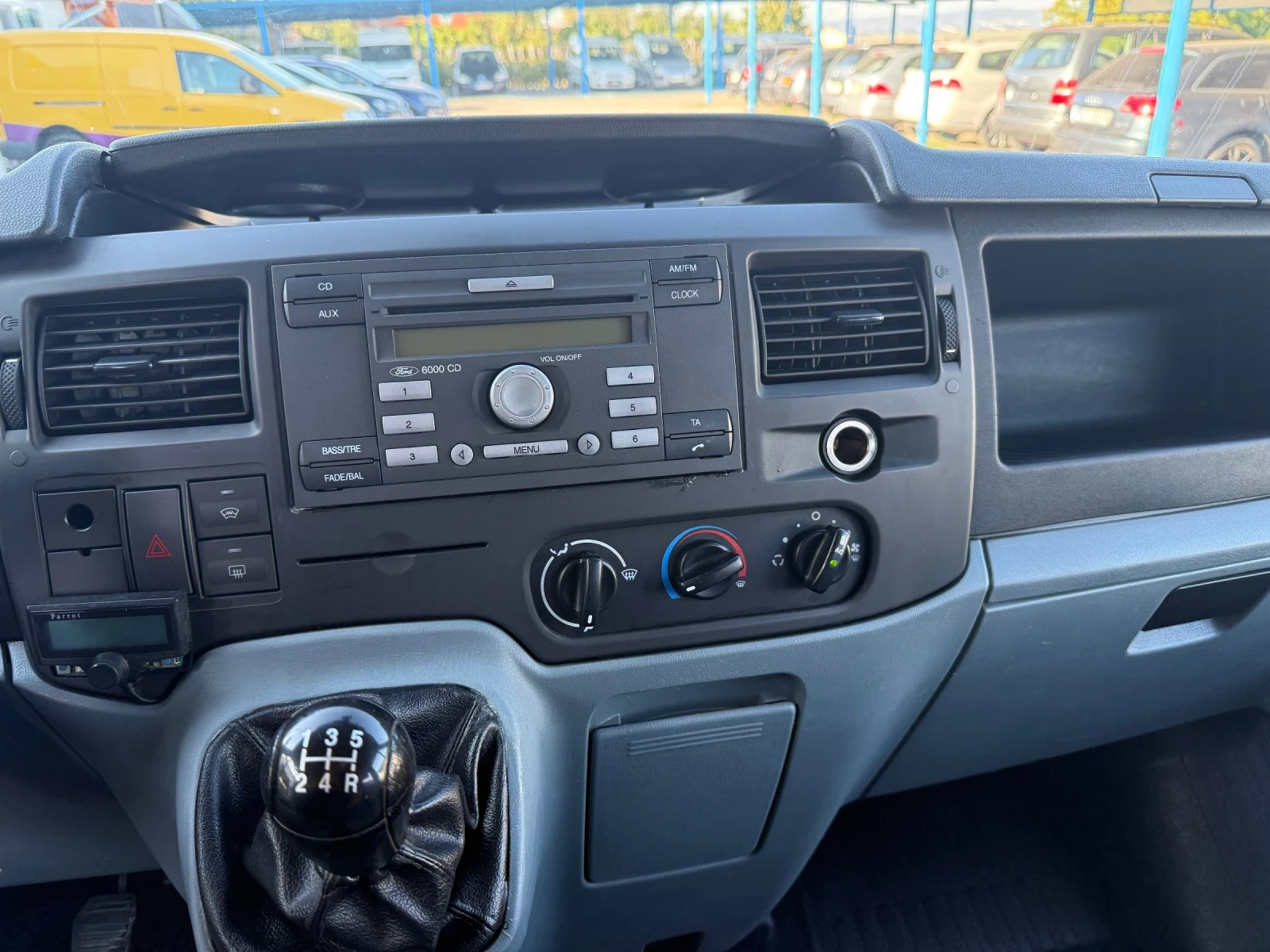 Ford Transit 2.2 - изображение 10