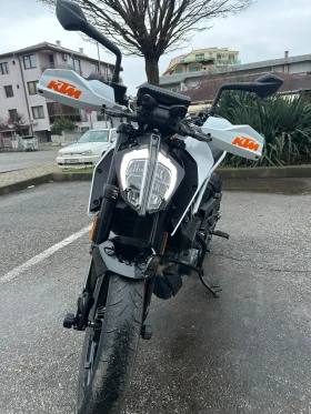     Ktm Duke 390  2