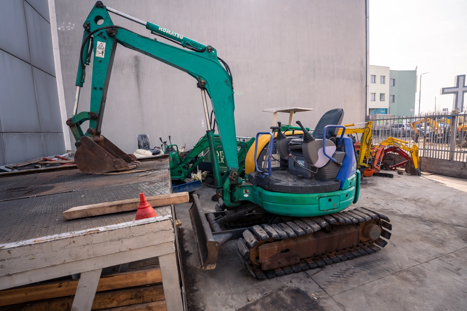  Komatsu PC27MR-1 | Mobile.bg   1