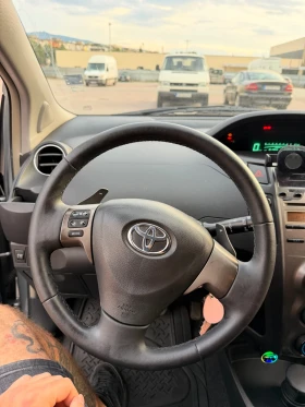 Toyota Yaris, снимка 11