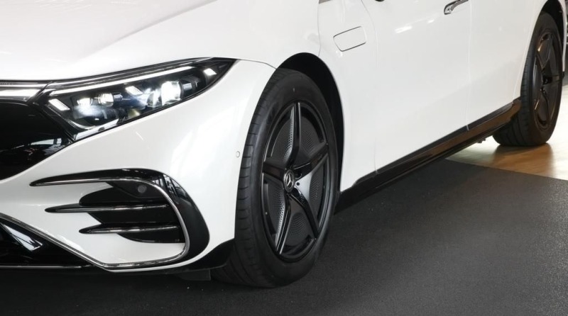 Mercedes-Benz EQS 580 4Matic = AMG Line= Premium Plus Гаранция, снимка 4 - Автомобили и джипове - 45949883