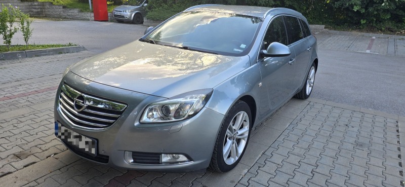 Opel Insignia, снимка 1 - Автомобили и джипове - 46462657