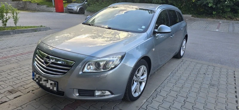 Opel Insignia, снимка 1 - Автомобили и джипове - 47246062