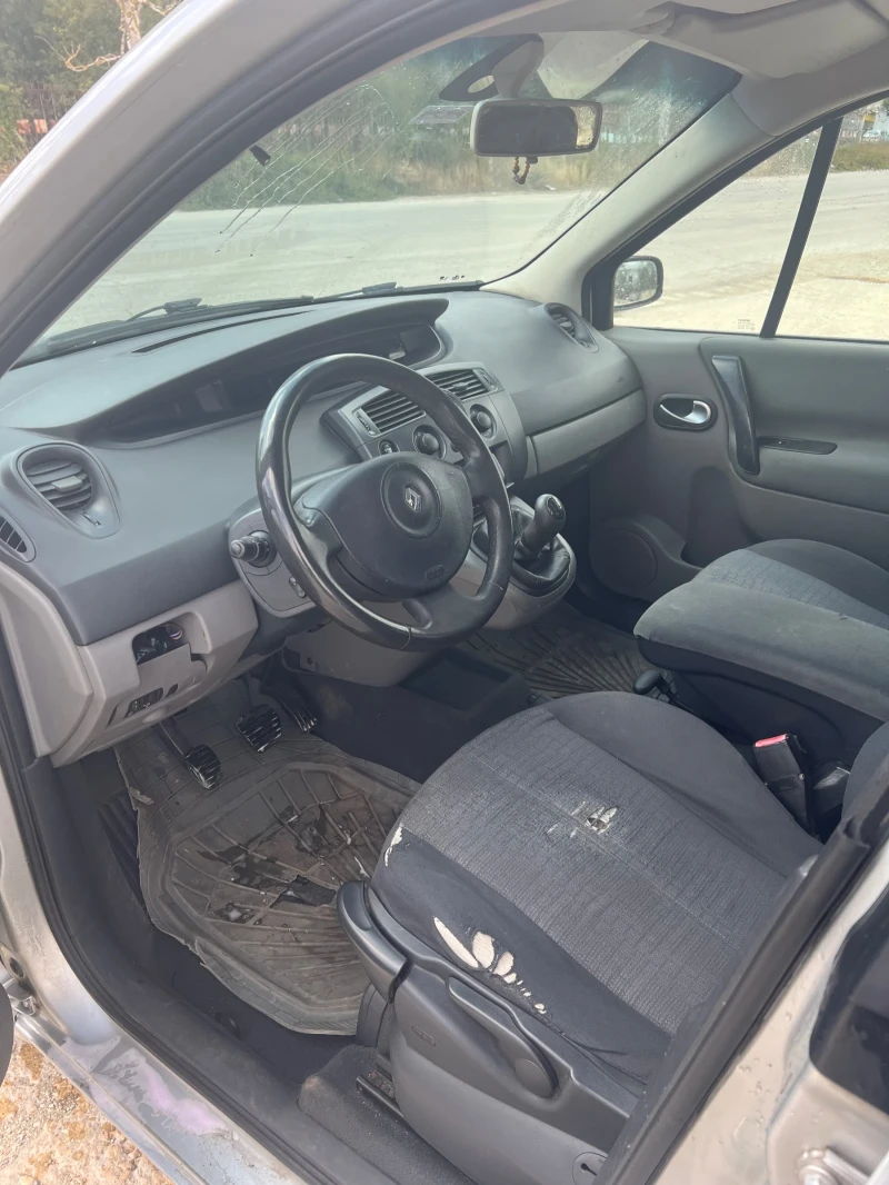 Renault Scenic 1.6 16v, снимка 9 - Автомобили и джипове - 47064373